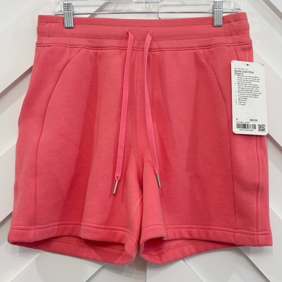 NWT Lululemon Scuba High Rise Shorts 5" In Sakura Pink Size 8 - Picture 1 of 8